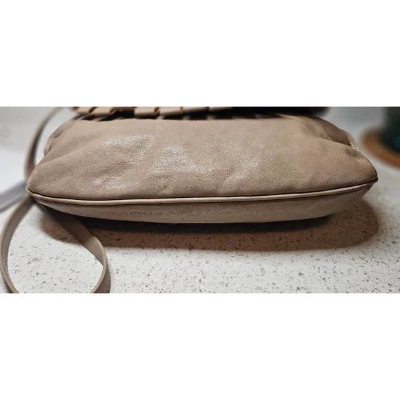 Charming Red(V) leather 2 way wear cross-body with a stylish fringe bow detail - Picture 3 of 12